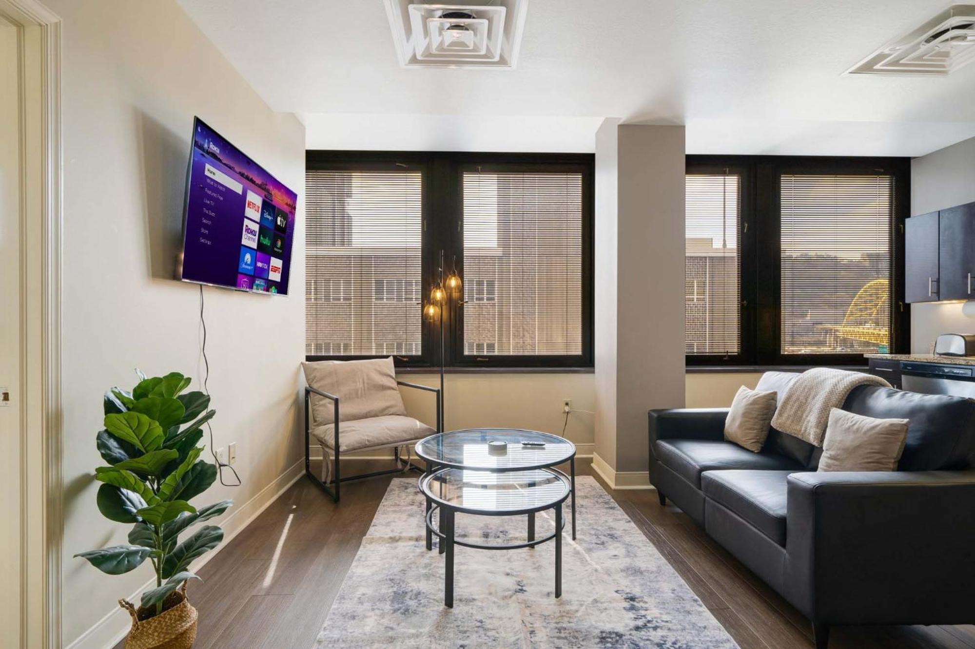 Modern Chic Heart Of Pittsburgh 24-7 Parking Gym Lounge Apartment Bagian luar foto